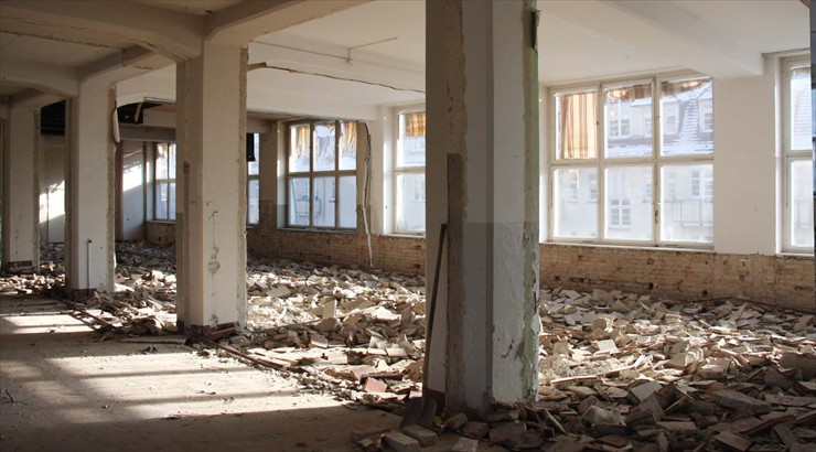 Abtragen des Estrich bis auf die Rohdecke